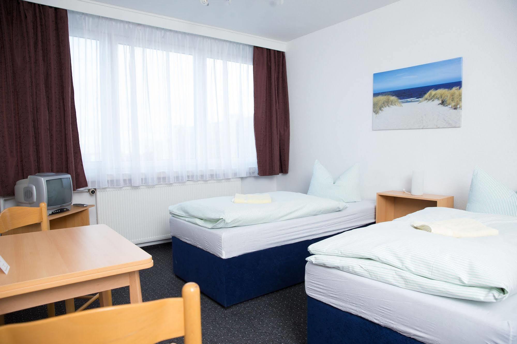 Hotel & Gaestehaus Rostock Luetten Klein Εξωτερικό φωτογραφία